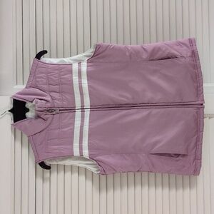 Izod Women's Quilted Reversible Full Zip Vest.  Lavender/White. Size S